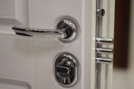 Входная дверь  