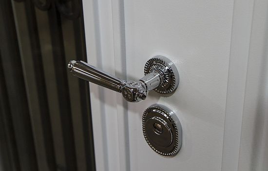 Входная дверь  